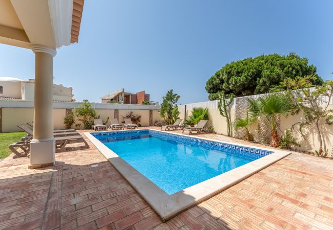Villa in Albufeira - Villa Castelo | 4 Bedrooms | Castelo Beach | Galé Villa in Albufeira - Villa Castelo | 4 Bedrooms | Castelo Beach | Galé