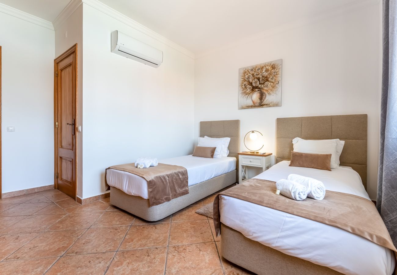 Villa in Albufeira - Villa Castelo | 4 Bedrooms | Castelo Beach | Galé