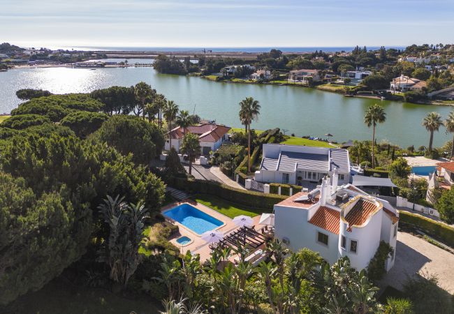 Villa in Almancil - Villa Lakeside Villa in Almancil - Villa Lakeside