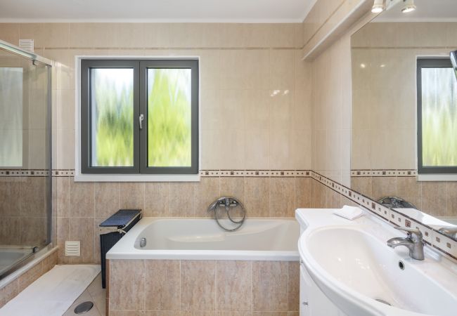 Villa in Almancil - Villa Lakeside Villa in Almancil - Villa Lakeside