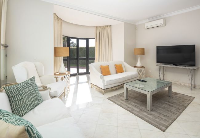 Villa in Almancil - Villa Lakeside Villa in Almancil - Villa Lakeside