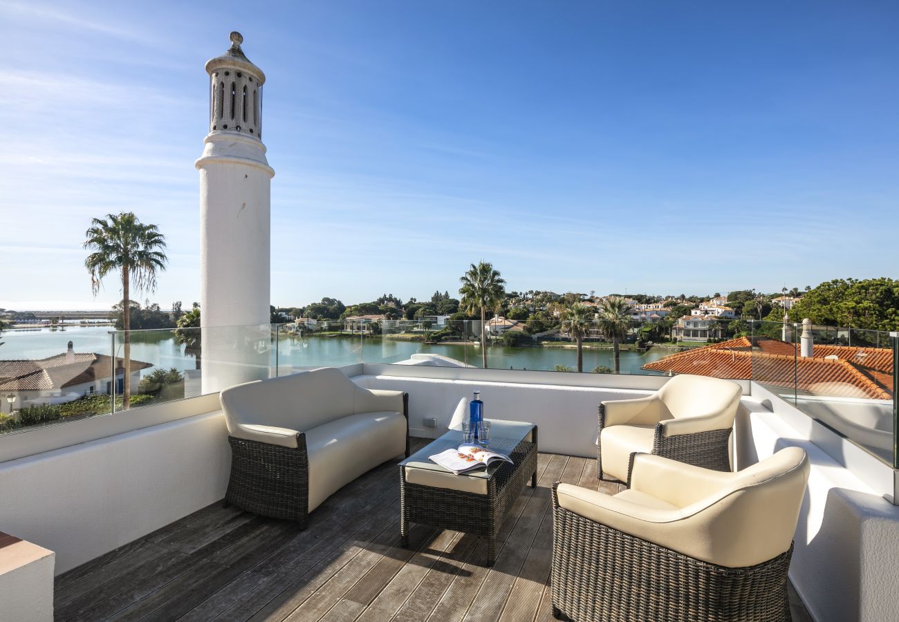 Villa in Almancil - Villa Lakeside Villa in Almancil - Villa Lakeside