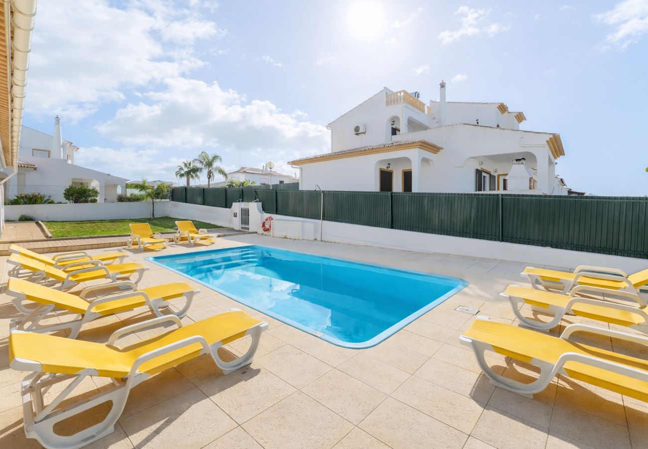 Villa in Albufeira - Villa Girassol | 5 Bedrooms | Central | Albufeira