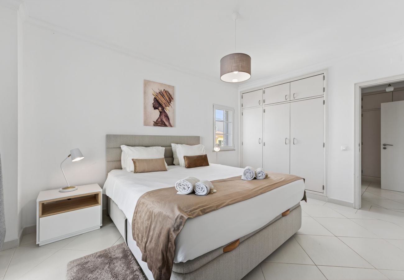 Villa in Albufeira - Villa Feliz | 4 bedrooms | Near Marina | Albufeira