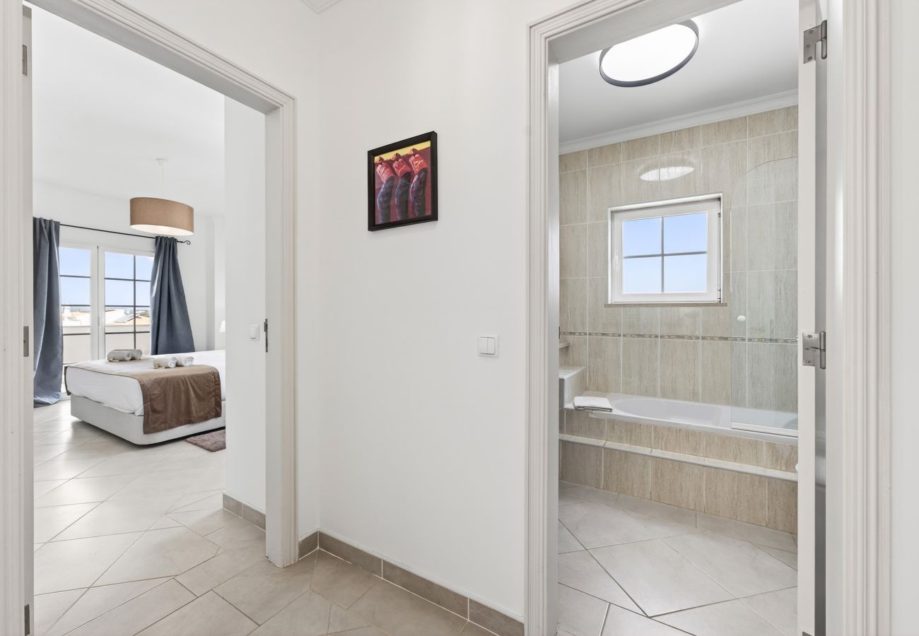 Villa in Albufeira - Villa Feliz | 4 bedrooms | Near Marina | Albufeira