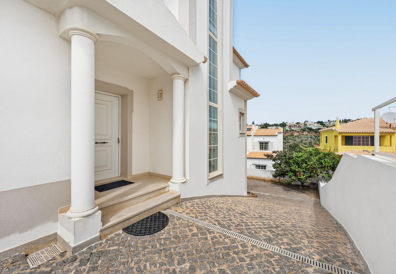 Villa in Albufeira - Villa Feliz | 4 bedrooms | Near Marina | Albufeira