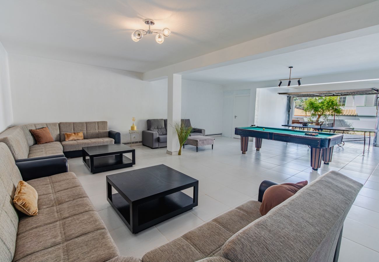 Villa in Albufeira - Villa Feliz | 4 bedrooms | Near Marina | Albufeira