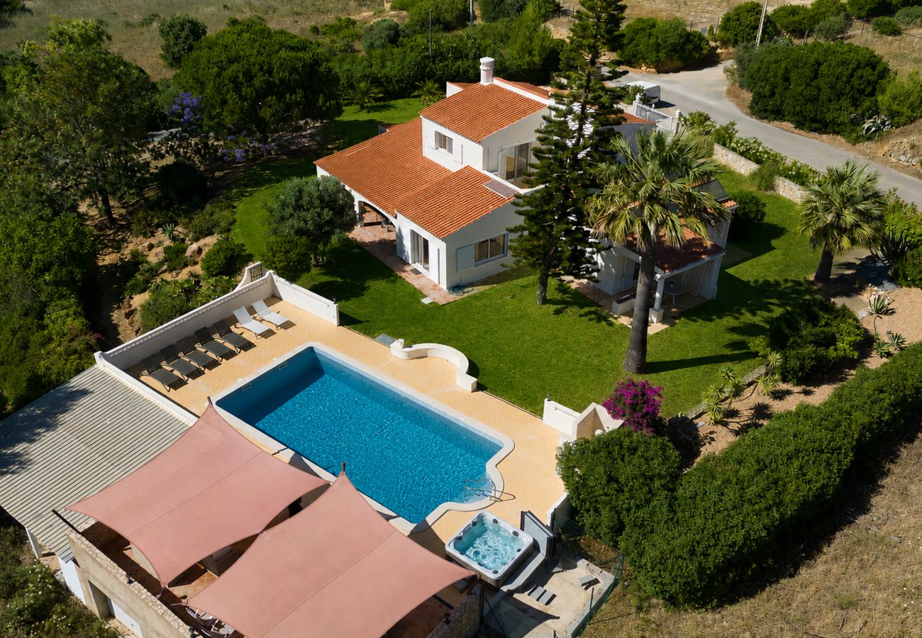 Villa in Carvoeiro - Villa Ursa | 6 bedrooms | Jacuzzi | Benagil