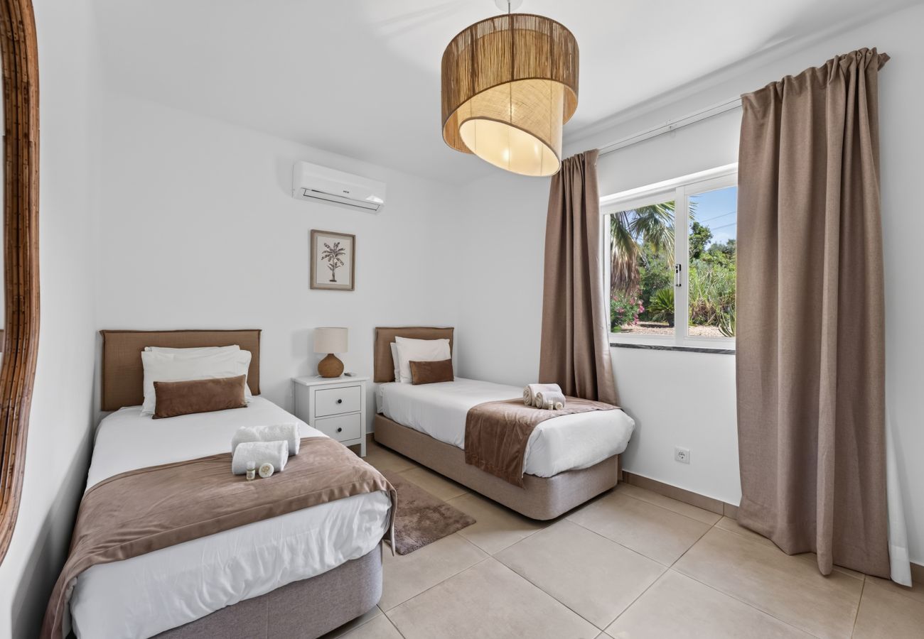 Villa in Carvoeiro - Villa Ursa | 6 bedrooms | Jacuzzi | Benagil