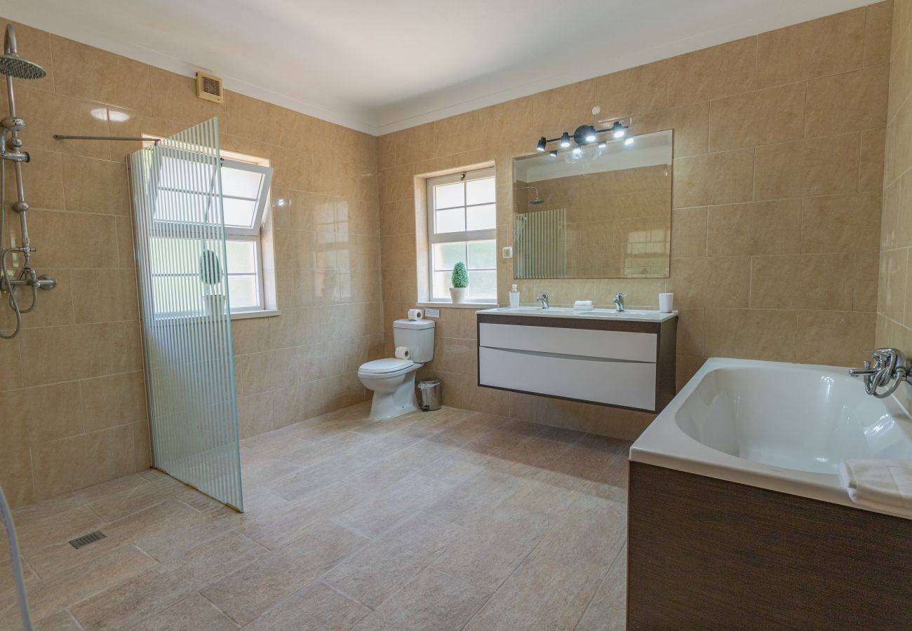 Villa in Carvoeiro - Villa Paraiso | 6 bedrooms | Jacuzzi | Carvoeiro
