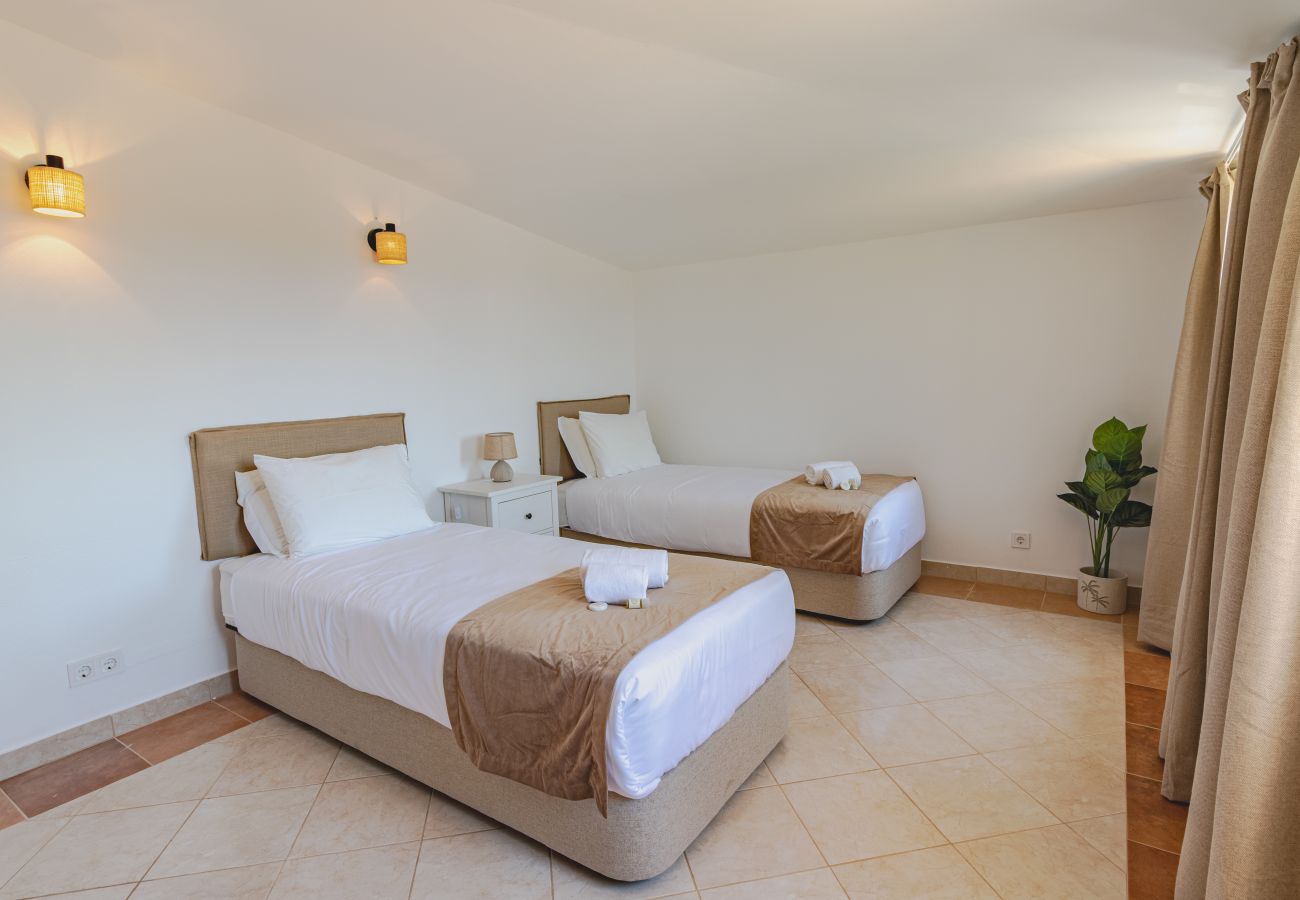 Villa in Carvoeiro - Villa Paraiso | 6 bedrooms | Jacuzzi | Carvoeiro
