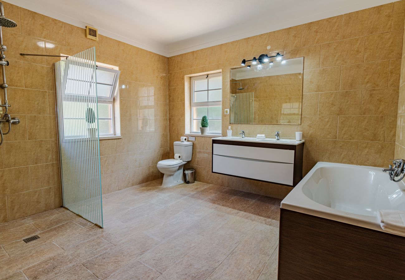 Villa in Carvoeiro - Villa Paraiso | 6 bedrooms | Jacuzzi | Carvoeiro