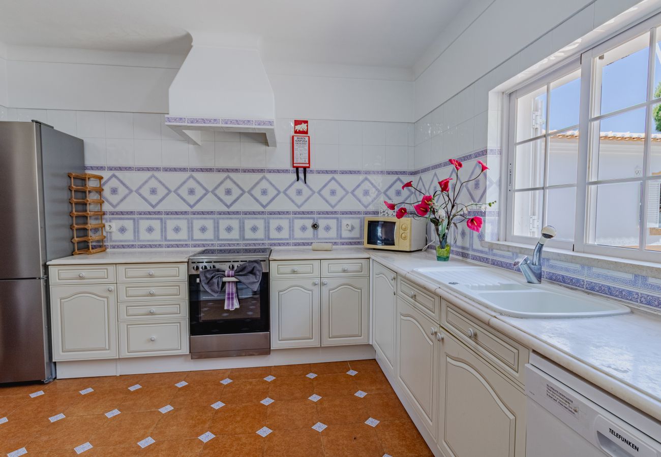 Villa in Carvoeiro - Villa Paraiso | 6 bedrooms | Jacuzzi | Carvoeiro