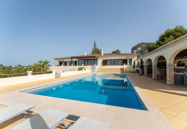 Villa/Dettached house in Lagoa - Quinta dos Loendros |  9 bedrooms | Carvoeiro | Jacuzzi