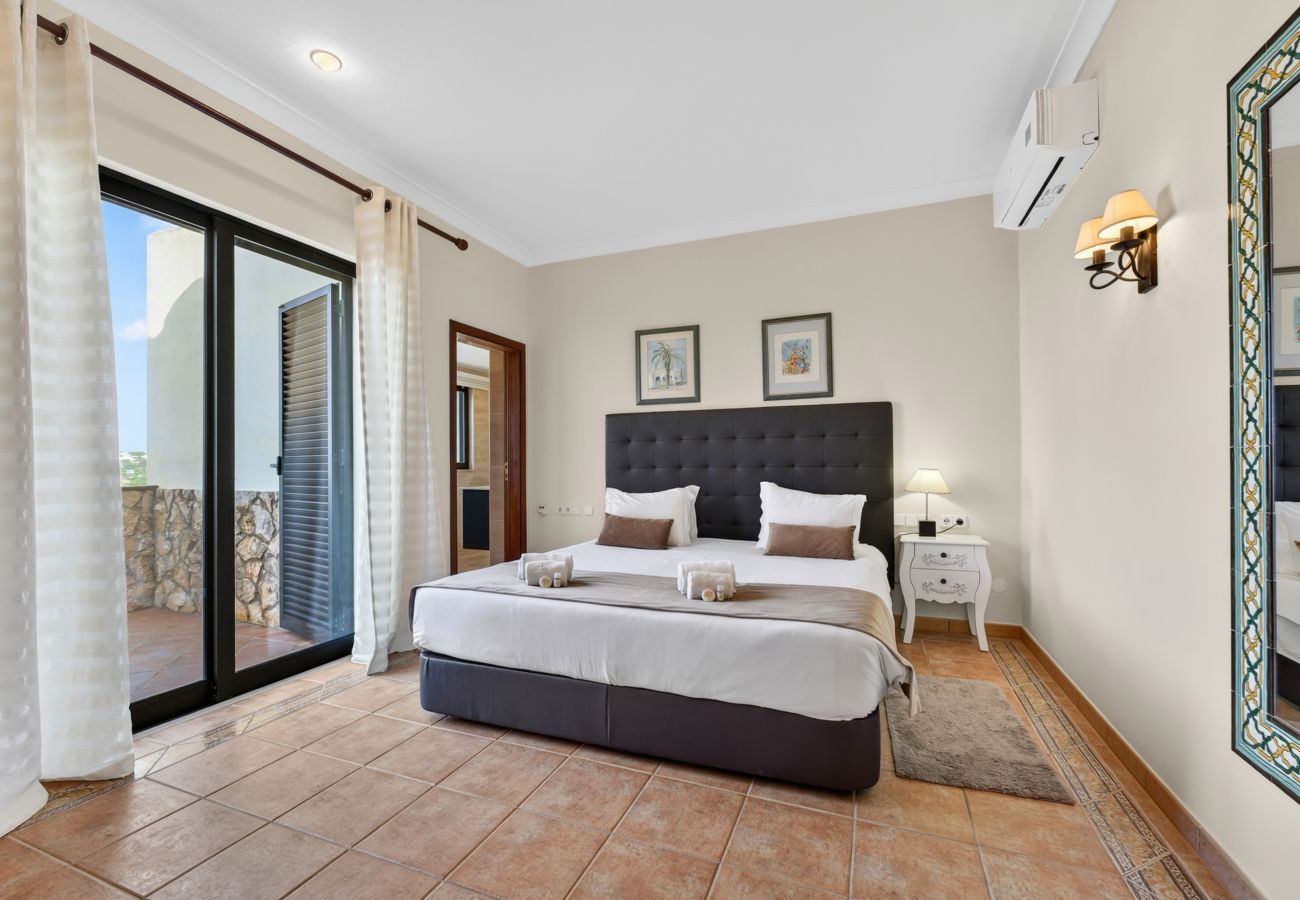 Villa in Lagoa - Quinta dos Loendros |  9 bedrooms | Carvoeiro | Jacuzzi