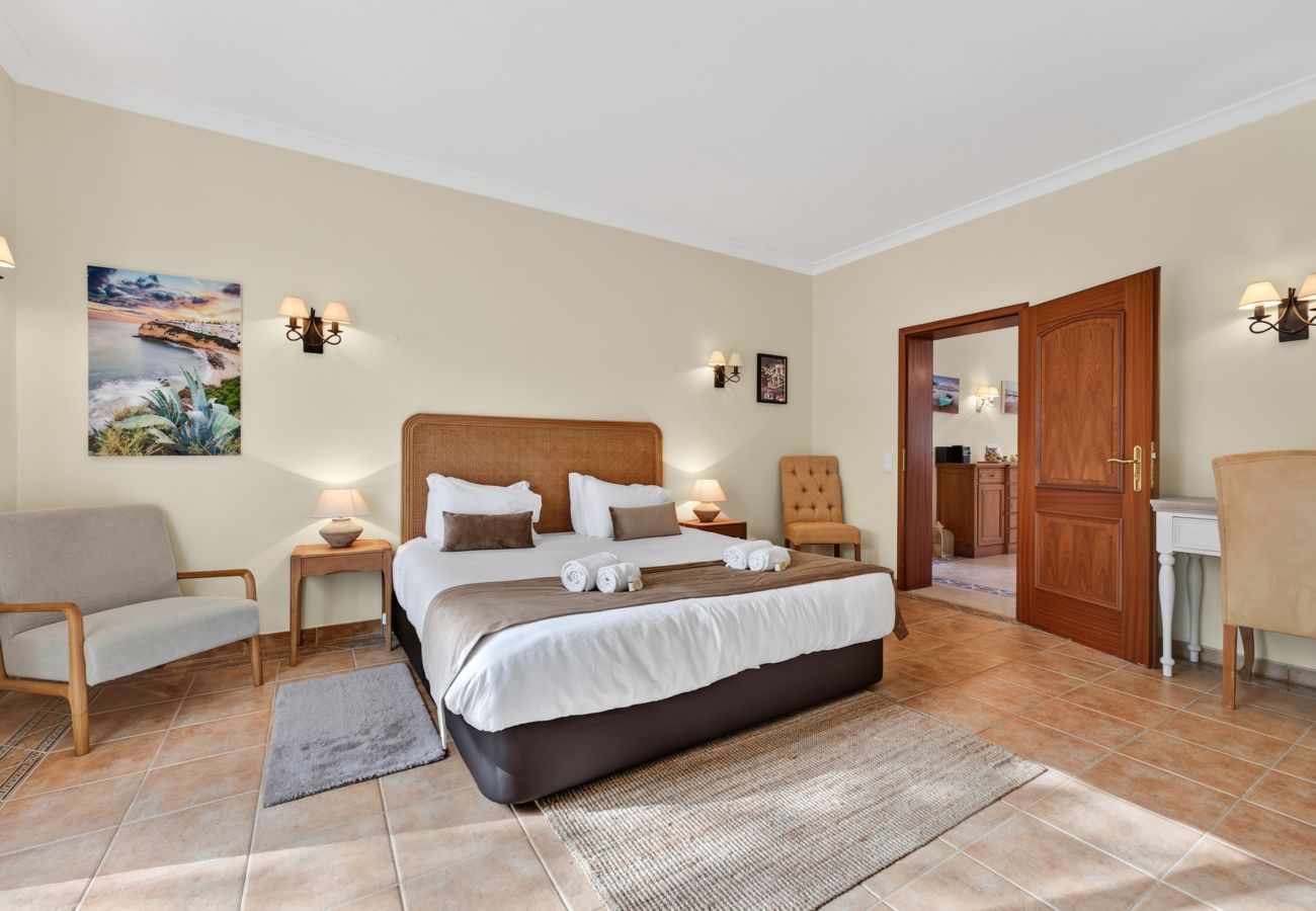 Villa in Lagoa - Quinta dos Loendros |  9 bedrooms | Carvoeiro | Jacuzzi