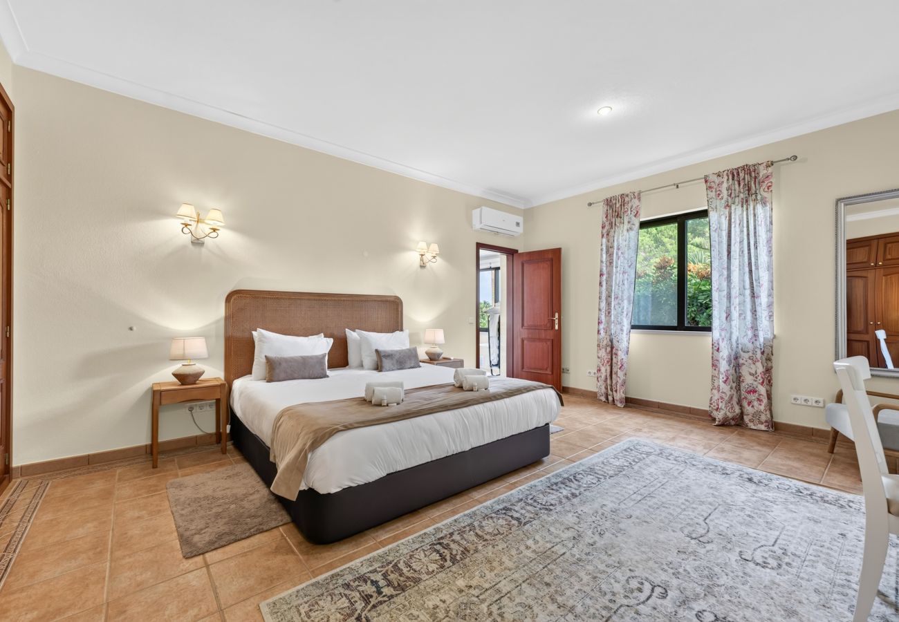 Villa in Lagoa - Quinta dos Loendros |  9 bedrooms | Carvoeiro | Jacuzzi