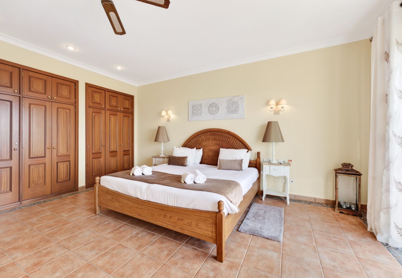 Villa in Lagoa - Quinta dos Loendros |  9 bedrooms | Carvoeiro | Jacuzzi